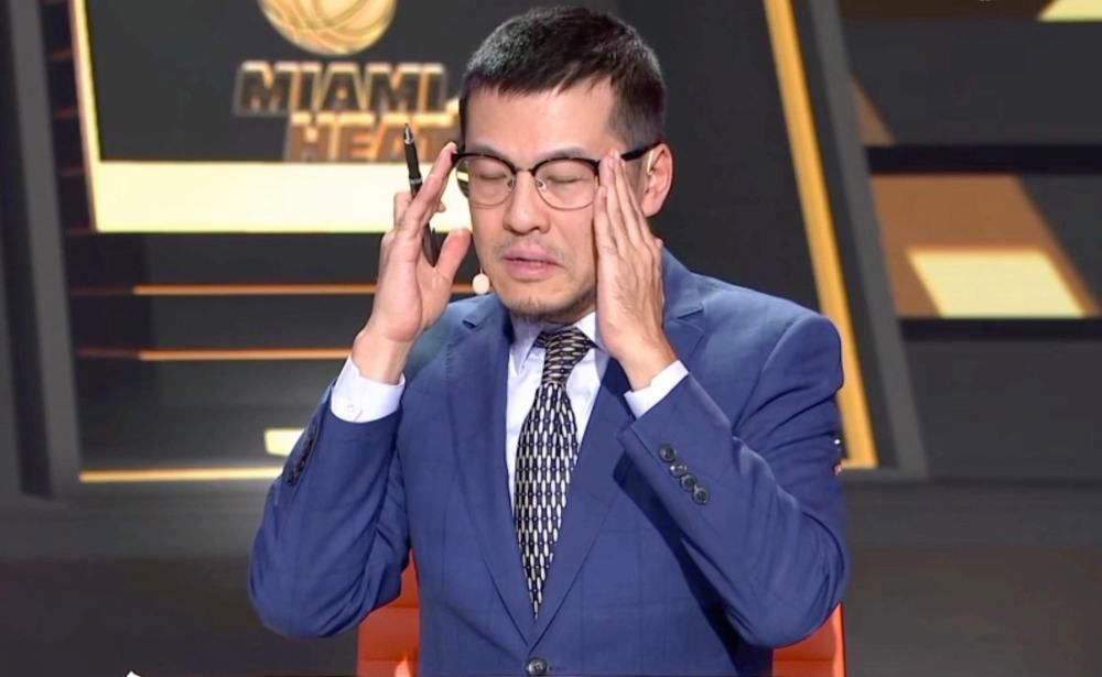 好奇心很重的美女