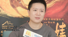 接受的女大学生